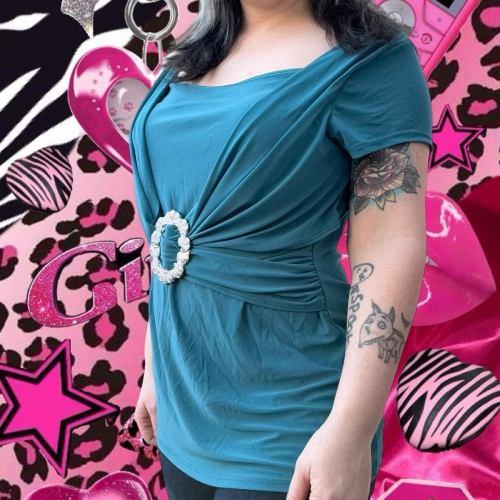 vtg y2k maya plus mcbling going out top with metallic centerpiece, fits like xl